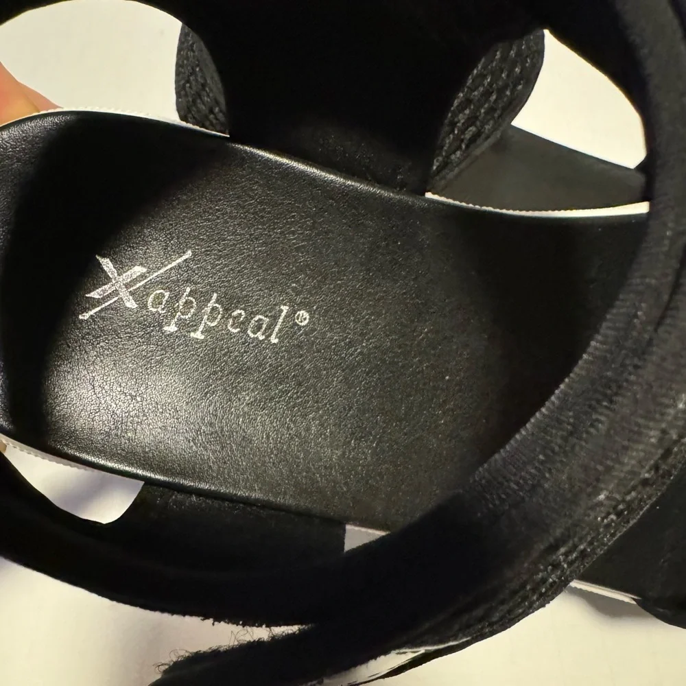 X Appeal Women’s Sandals Size 9 Black Strappy Active Comfortable Adjustable EUC